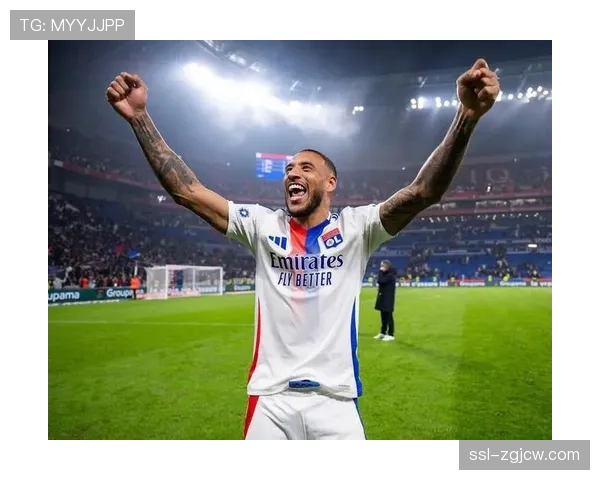 前里昂球员托利索宣布将于本赛季结束后挂靴